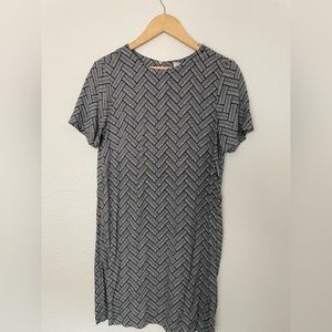 Short sleeve dress